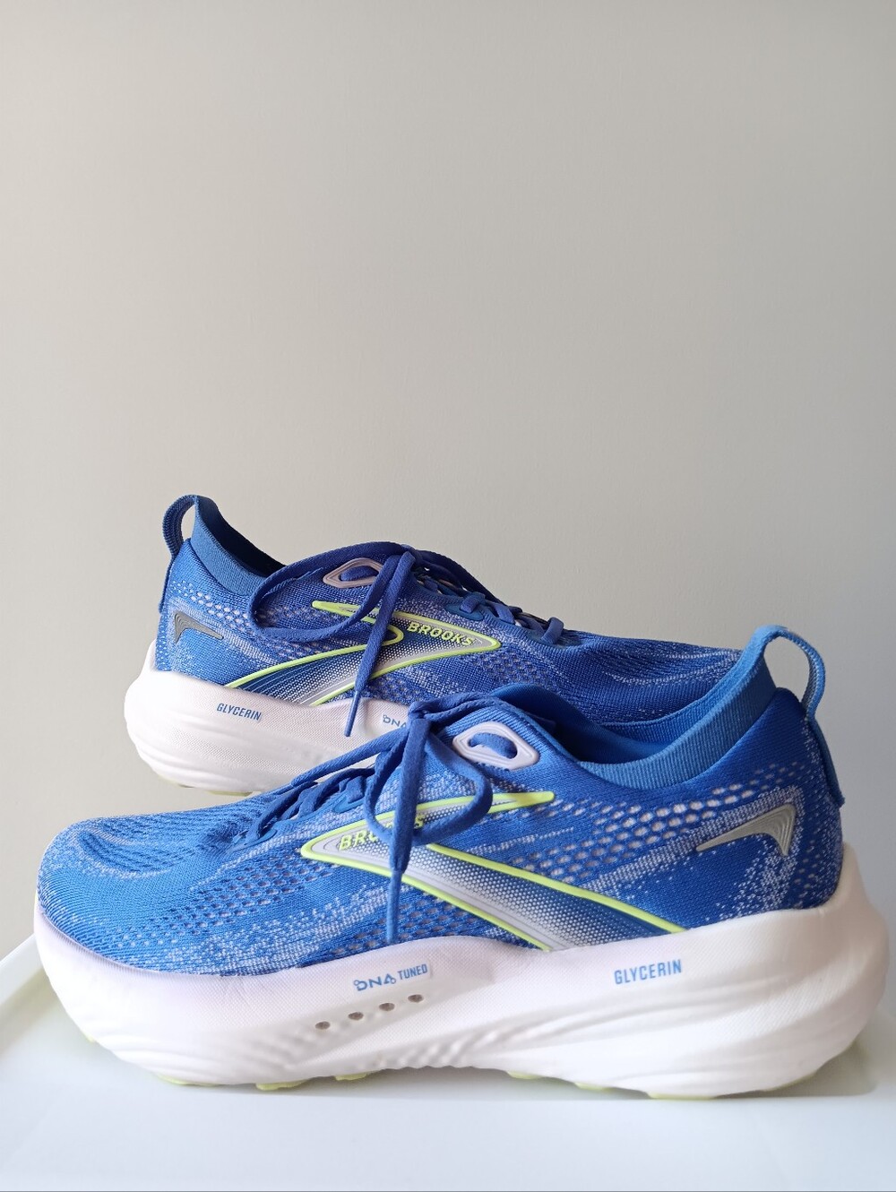 New Brooks Glycerin 22 Running Sneaker DNA Tuned Blue Yellow Size 9.5 Medium